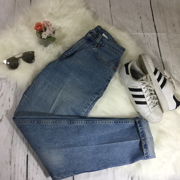 Levi's Denim - VINTAGE LEVI'S 560  High Waisted Mom Jeans Size 28